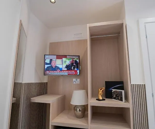 Greros H. Centro By Clapa Group Dislocated Hospitality 4* Nápoles