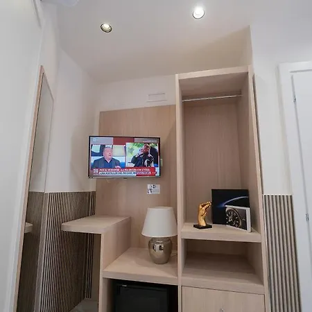 Greros H. Centro By Clapa Group Dislocated Hospitality 3* Napoli