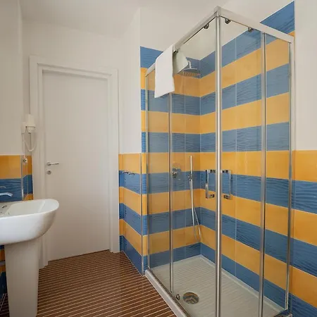 Greros H. Centro By Clapa Group Dislocated Hospitality 3* Napoli